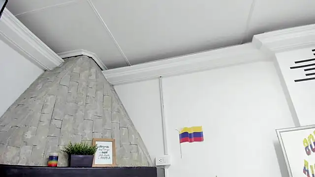 Emawalker_ Chat XXX in diretta