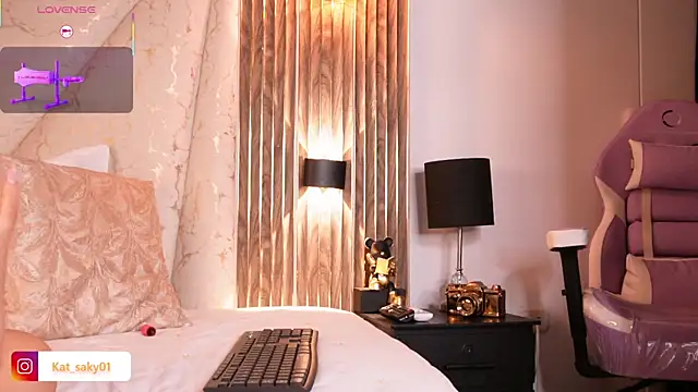 Kat_Saky Adlı Modelin Canlı XXX Sohbeti