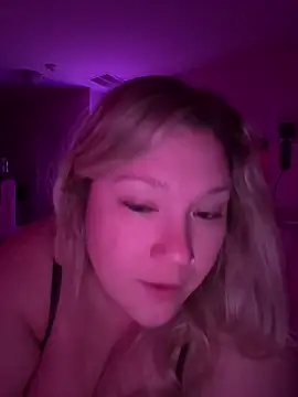 Chat XXX en directo de PiggyRose