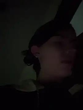 IrisBound's Live XXX Chat