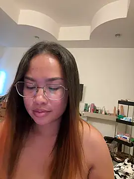 Ponthip live XXX chat