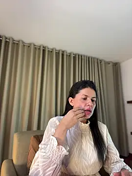 Zandrina 现场XXX聊天