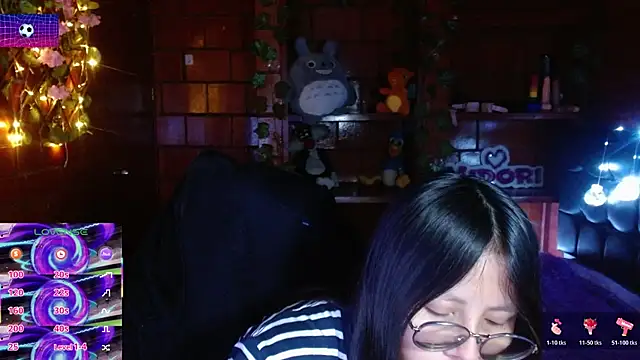 MidoriQuiinn 现场XXX聊天