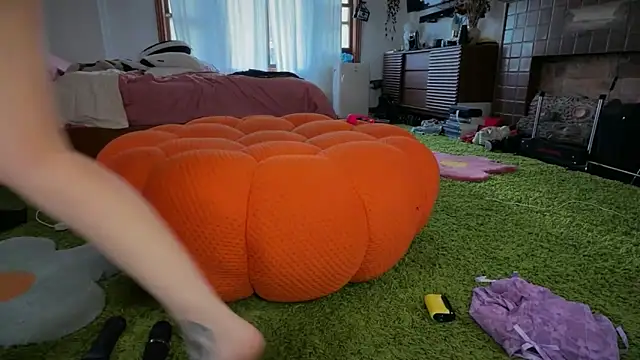 GennaJames Show in webcam