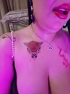 Chat XXX en directo de Doodqueen