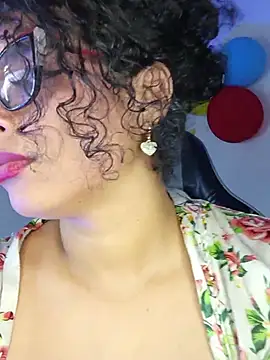 Alizon_1's Live XXX Chat