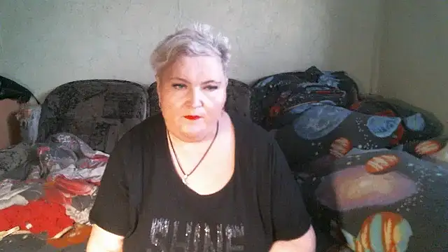 Lana555: онлайн-секс-чат