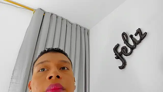 Austin_Bitch live XXX chat