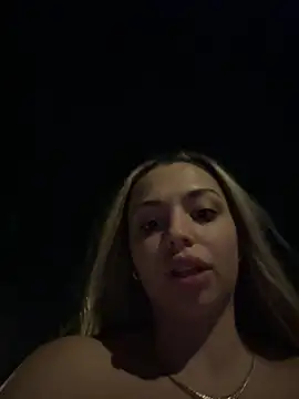 Chat +18 de Noeliagglow ao vivo
