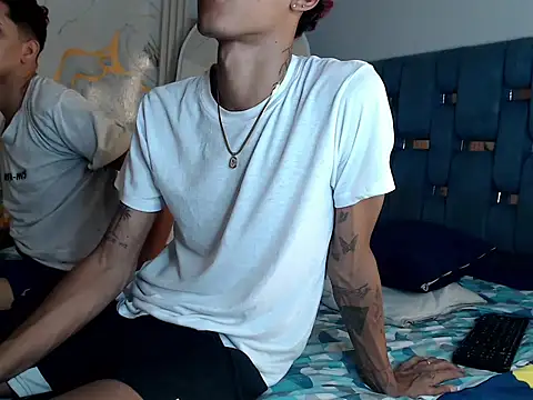 แชท XXX สดของ Thick_cock_guys