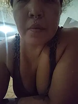 Chat XXX ao vivo de CurvyHeat
