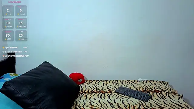 Luke_Muscle élő XXX-chatje