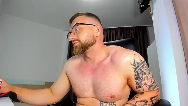 XXX chat uživo modela Findom_guy