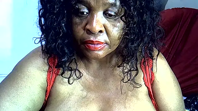 Ebony_Cougar Chat XXX in diretta