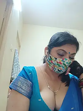 Ratna-777 – Naživo XXX chat