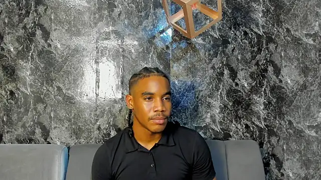 axel_silva4 Adlı Modelin Canlı XXX Sohbeti