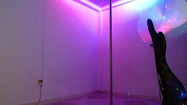Martina1369 现场XXX聊天