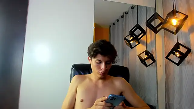 Živý XXX chat Marcoviolet