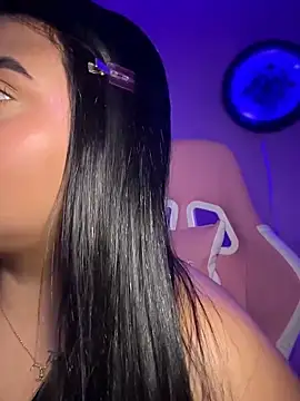 Emily_Cooper7 লাইভ XXX চ্যাট