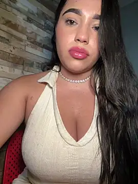 SofiaWildee Adlı Modelin Canlı XXX Sohbeti