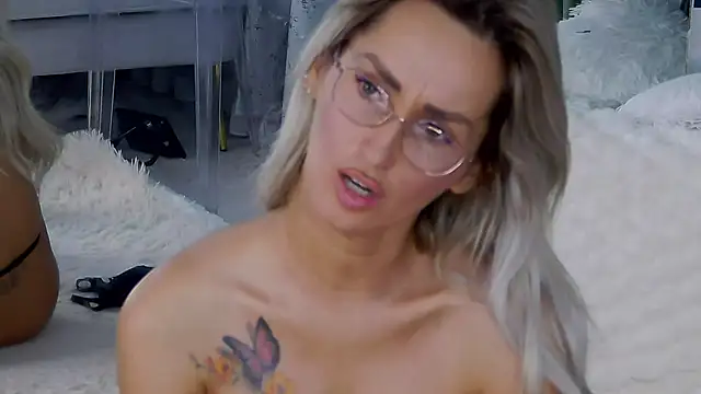 IsabelleEthan Adlı Modelin Canlı XXX Sohbeti