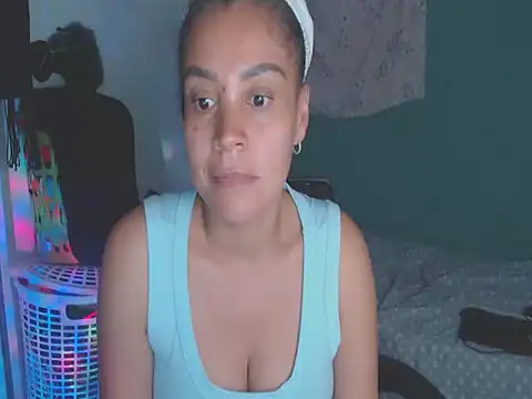Chat XXX en directo de shayna_cute