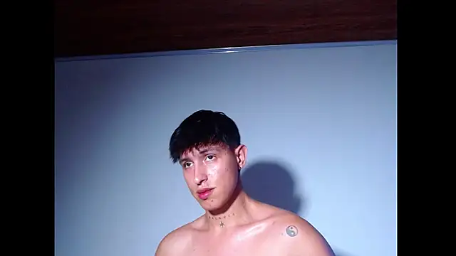 rowanbign Live XXX chat
