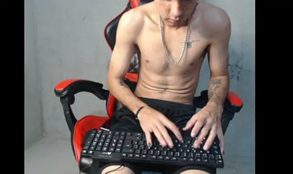 Garu_hot19 élő XXX-chatje