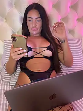 MissSelinaLDN Chat XXX in diretta