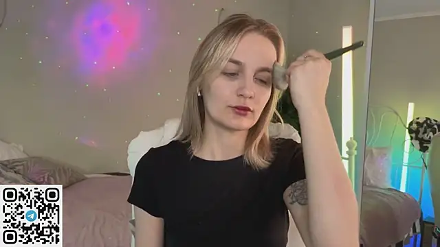 Chat +18 de _Vikky_Moon_ ao vivo