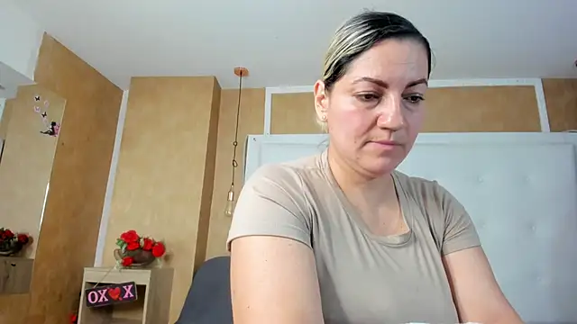 Heidy_milf লাইভ XXX চ্যাট