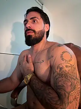 Ryan_Black3 Adlı Modelin Canlı XXX Sohbeti