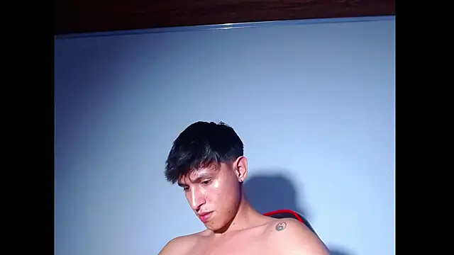 Chat +18 de rowanbig ao vivo
