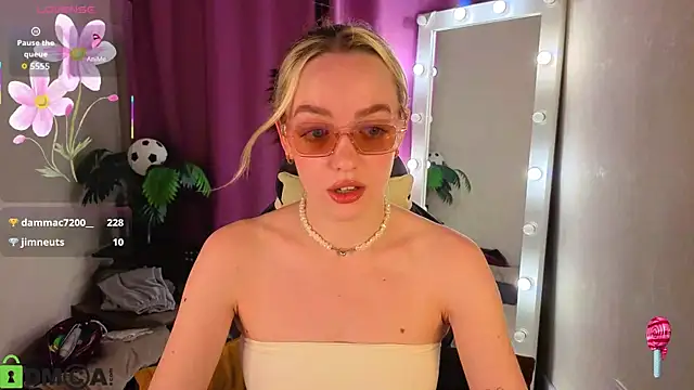 R0cket_bunny's Live XXX Chat