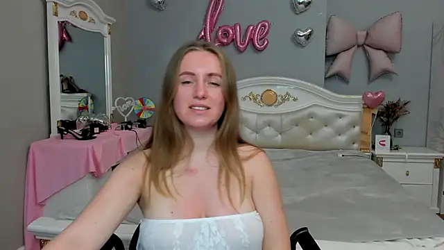 Marisha_Cute Adlı Modelin Canlı XXX Sohbeti