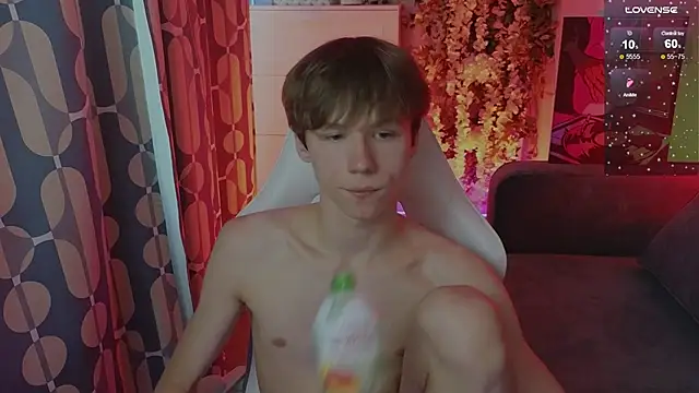 XXX chat uživo modela cuMte_boy