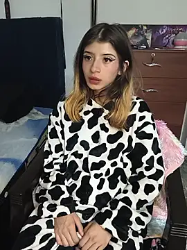 KratosAfroditacs Chat XXX live
