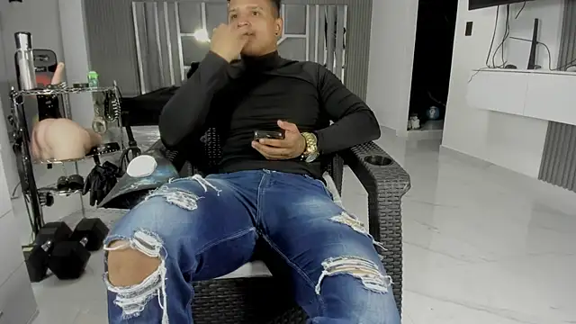 master_leather: απευθείας συνομιλία ΧΧΧ