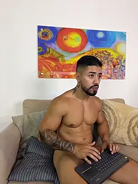 Ezzio_Scolaro's Live XXX Chat
