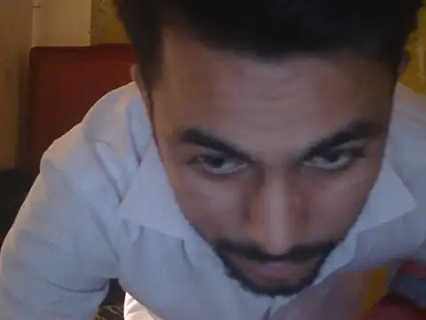 StubborndesiboyのライブXXXチャット