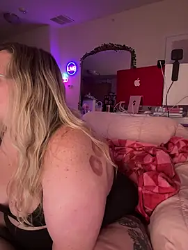 PiggyRose's Live XXX Chat