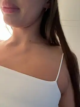 LillyNatty18's Live XXX Chat