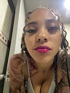 Chat XXX ao vivo de LizStorm_