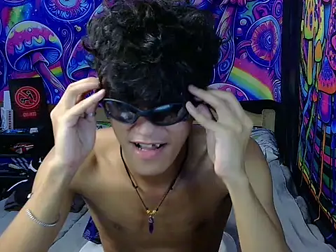Chatroom XXX en direct de hugekenbigcock