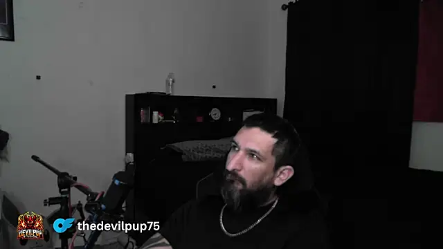 Chatroom XXX en direct de DevilPup75_