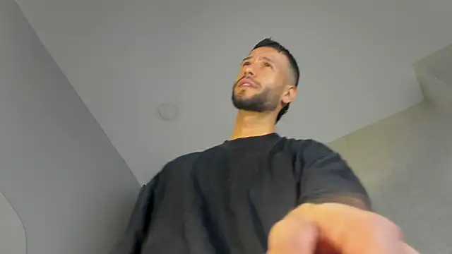 XXX chat uživo modela Jacob_Benelli