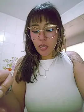 Mar_puentes' Live XXX Chat