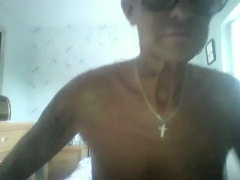 XXX chat uživo modela EngagingBench23