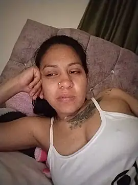 Tiphanydirty3 Adlı Modelin Canlı XXX Sohbeti