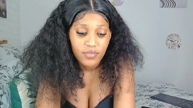 ConnieSmall24's Live XXX Chat